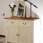 שידה לבנה לכניסה