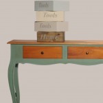 קונסולה ירוקה עם מגירות