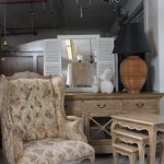 כורסה בסגנון עתיק