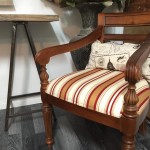 כורסה עם פסים