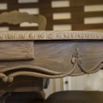 שולחן עץ עגול