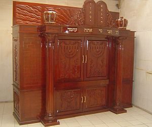 ארון הקודש בבתי הכנסת