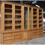 ספריות קודש עם דלתות וזכוכית