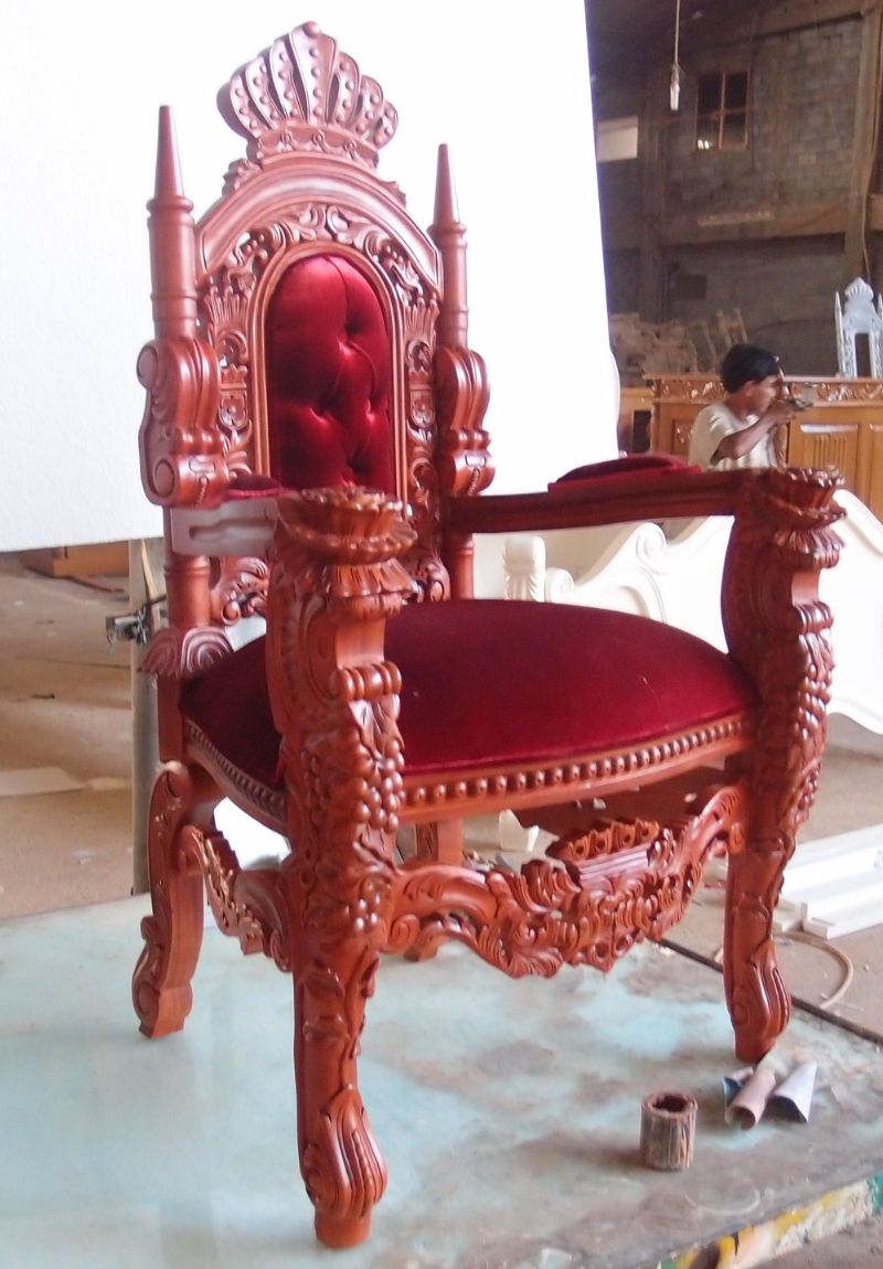  כיסא רב מהודר קטיפה אדומה