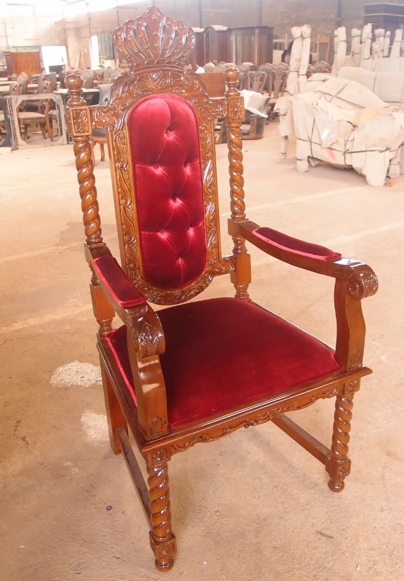  כיסא רב עץ וקטיפה אדומה